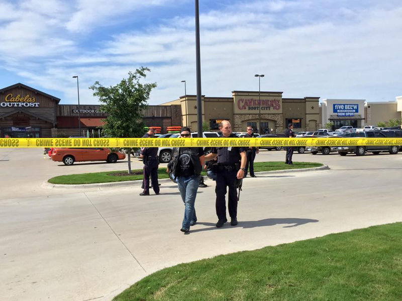 © Reuters. مقتل تسعة في تبادل إطلاق نار بين راكبي دراجات نارية في تكساس بأمريكا