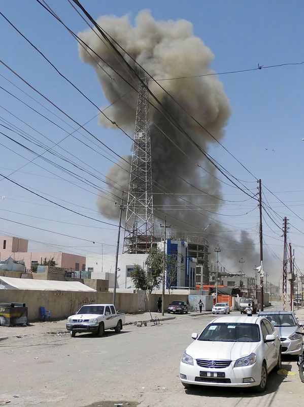 © Reuters. التحالف يشن 19 ضربة جوية حول الرمادي العراقية في 72 ساعة