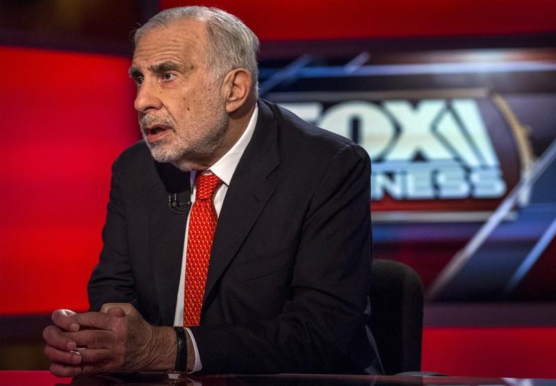 © Reuters. Carl Icahn gives an interview on FOX Business Network's Neil Cavuto show in New York