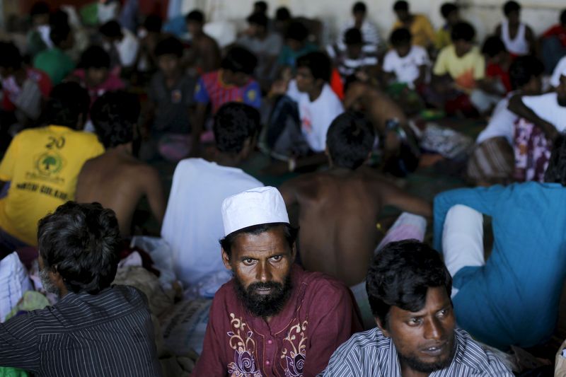 © Reuters. Imigrantes rohingya recém-chegados na Indonésia em abrigo em Kuala Langsa, na Indonésia