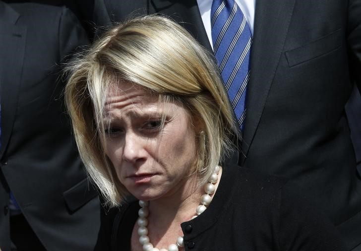 © Reuters. New Jersey Governor Christie's former deputy chief of staff Kelly stands outside Mercer County Criminal Court in Trenton