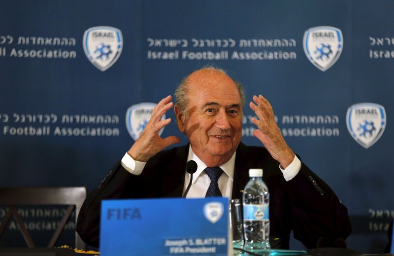 © Reuters. Presidente da Fifa, Sepp Blatter, durante entrevista coletiva em Jerusalém nesta terça-feira