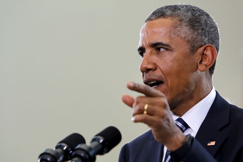 © Reuters. Obama delivers remarks after meeting with local youth and law enforcement officials at the Ray and Joan Kroc Corps Community Center in Camden, New Jersey