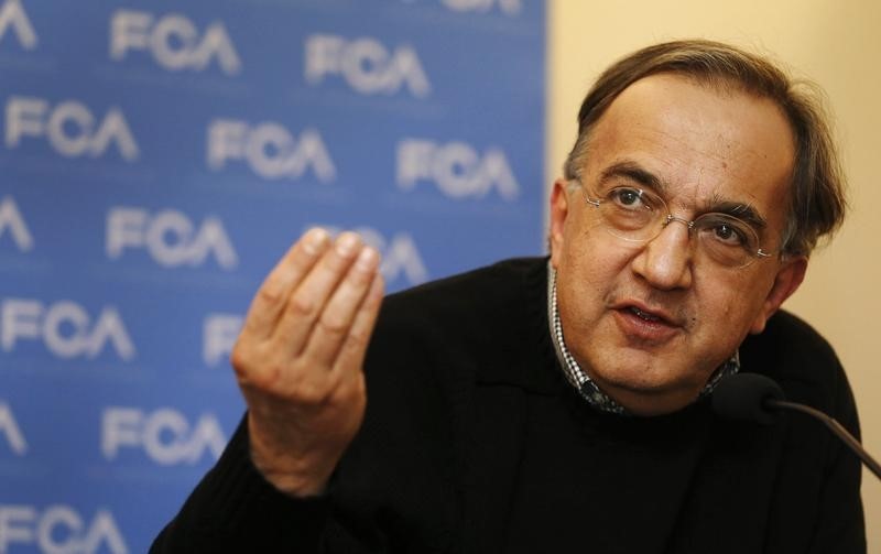 © Reuters. Fiat Chrysler CEO Marchionne answers questions from the media during the FCA Investors Day in Auburn Hills