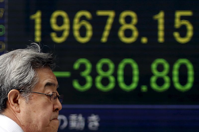 © Reuters. Borsa Tokyo chiude in rialzo, Pil giapponese sopra attese