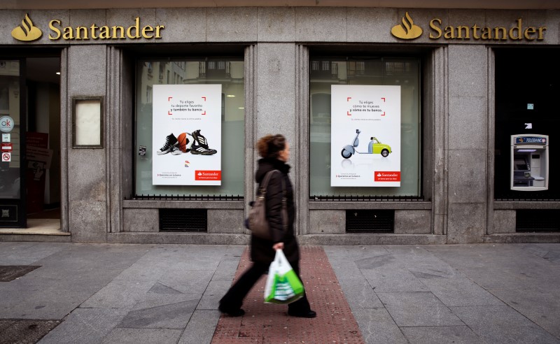 © Reuters. Santander vende su paquete de acciones en NH Hotel Group