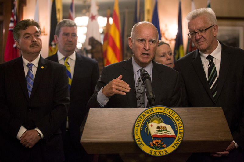 © Reuters. Governador da Califórnia, Jerry Brown, durante discurso em Sacramento, em foto de arquivo