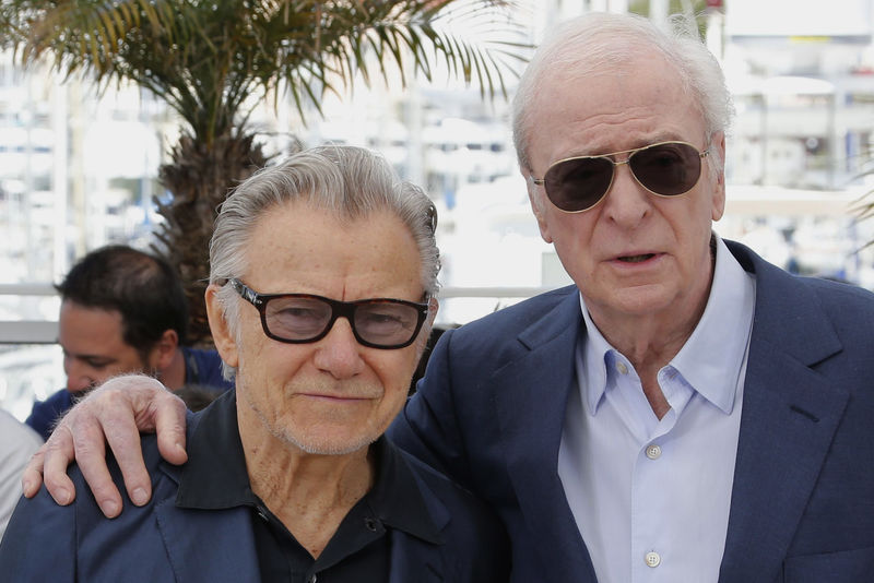 © Reuters. Cast members Harvey Keitel and Michael Caine pose during a photocall for the film "Youth" in competition at the 68th Cannes Film Festival in Cannes