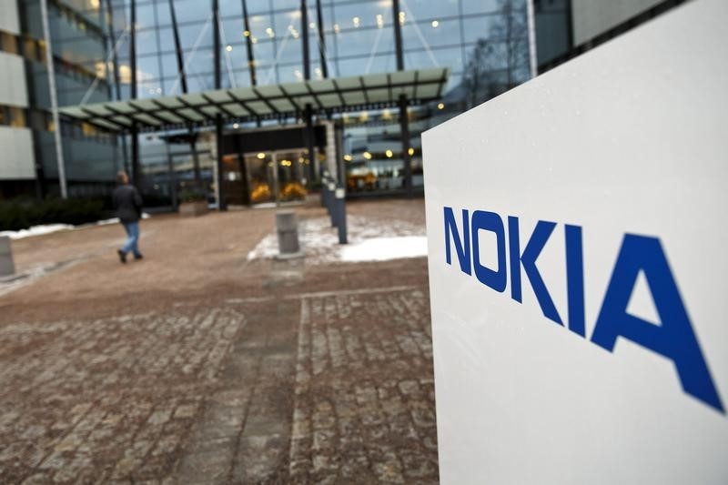 © Reuters. The Nokia company logo is pictured at its headquarters in Espoo