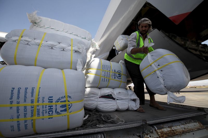 © Reuters. اليمن يواجه نقصا في الطعام مع بطء وصول المساعدات