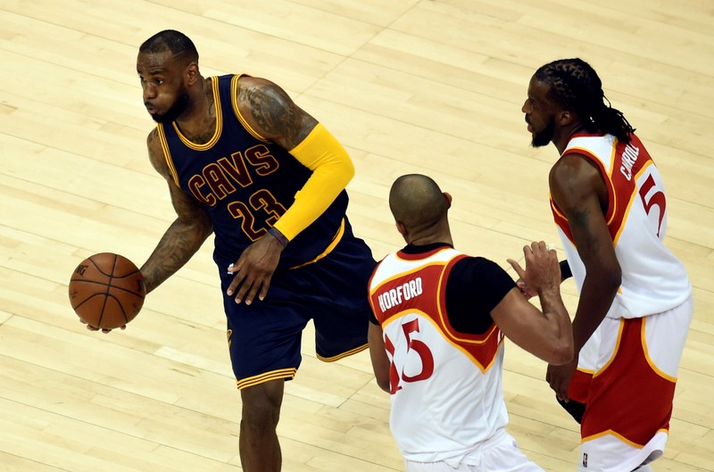 © Reuters. NBA: Playoffs-Cleveland Cavaliers at Atlanta Hawks