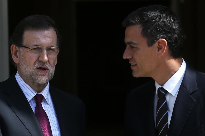 © Reuters. España vota en clave nacional unas elecciones locales y autonómicas muy abiertas