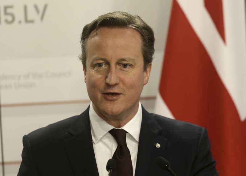 © Reuters. Premiê britânico, David Cameron, em Riga