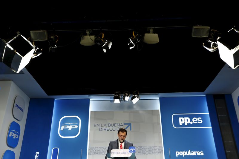 © Reuters. Rajoy dice que defenderá la primacía de la lista más votada 