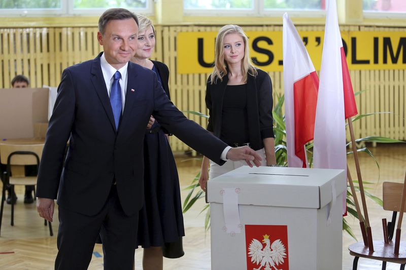 © Reuters. Duda vota em eleição polonesa 