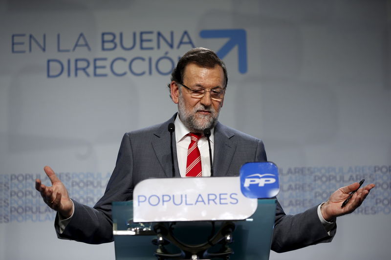 © Reuters. Primeiro-ministro da Espanha, Mariano Rajoy, concede entrevista coletiva