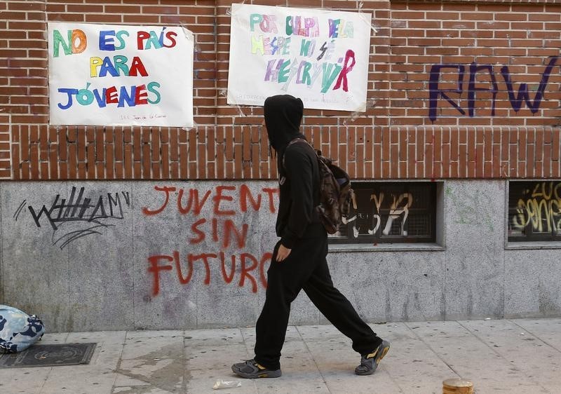 © Reuters. Casi uno de cada tres menores de 16 años está en riesgo de pobreza en España