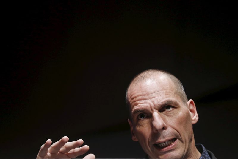 © Reuters.  Ministro Yanis Varoufakis durante conferência em Atenas 