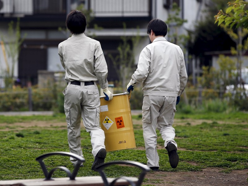 © Reuters. Japón busca levantar las órdenes de evacuación en Fukushima para finales de 2017