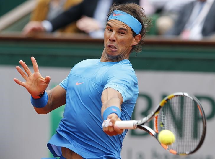 © Reuters. Tenista espanhol Rafael Nadal durante partida contra francês Quentin Halys pelo Aberto da França no complexo de Roland Garros, em Paris