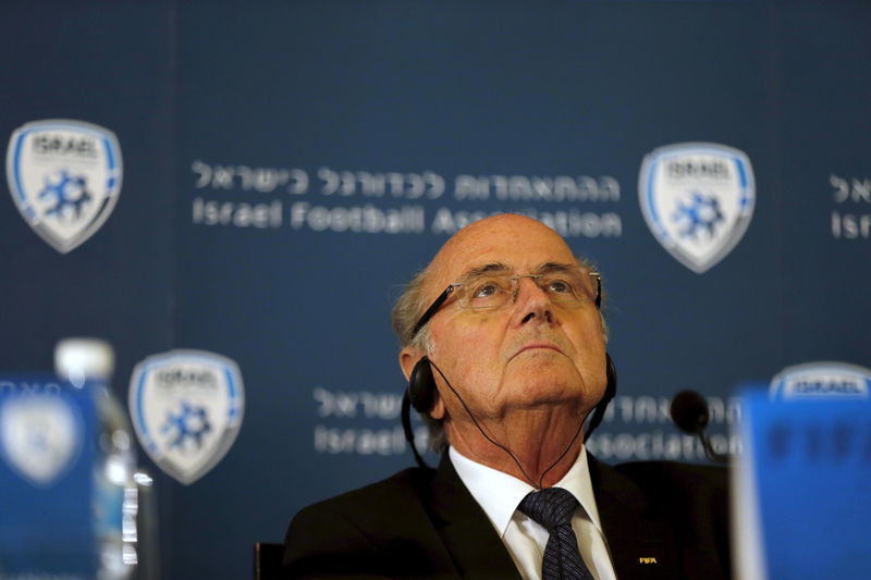 © Reuters. Presidente da Fifa, Sepp Blatter, durante entrevista coletiva em Jerusalém