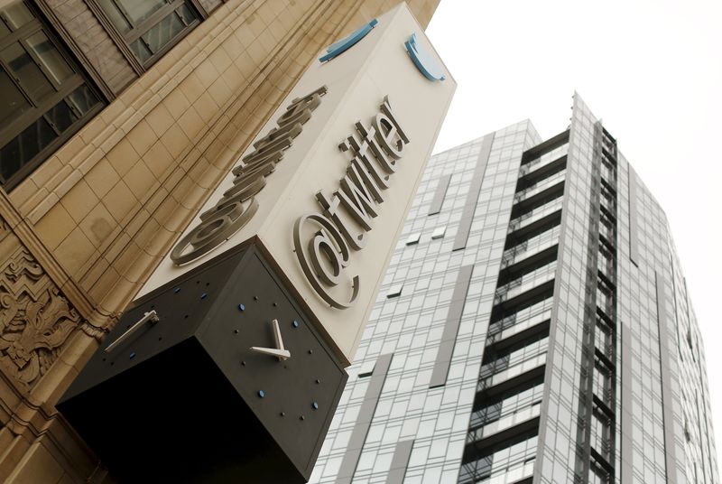 © Reuters. The Twitter logo is shown at its corporate headquarters  in San Francisco
