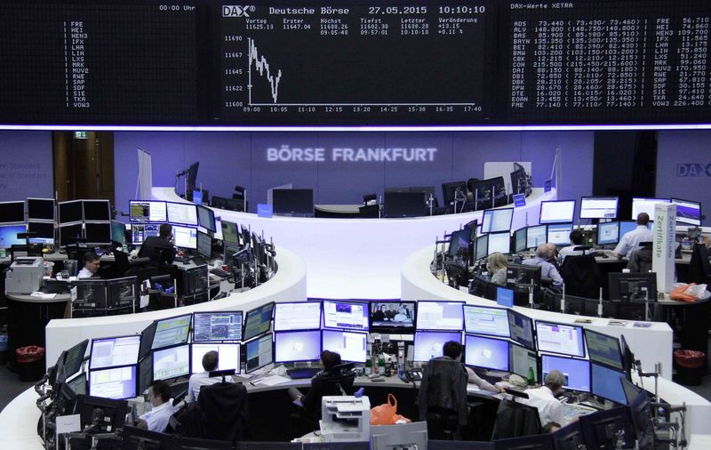 © Reuters. LES BOURSES EUROPÉENNES BIEN ORIENTÉES À LA MI-SÉANCE, SAUF FRANCFORT