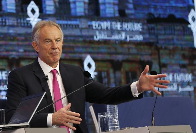 © Reuters. Former British Prime Minister Tony Blair speaks during the Egypt Economic Development Conference (EEDC) in Sharm el-Sheikh, in the South Sinai