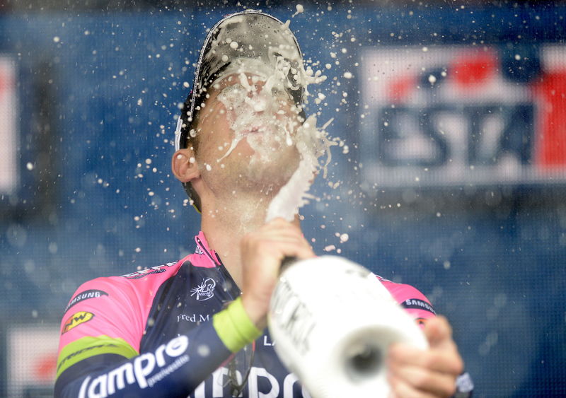 © Reuters. Modolo gana la 17ª etapa del Giro, Contador se mantiene líder