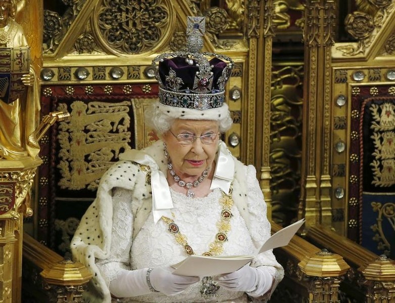 © Reuters. Rainha Elizabeth, da Grã-Bretanha, discursa à Casa dos Lordes