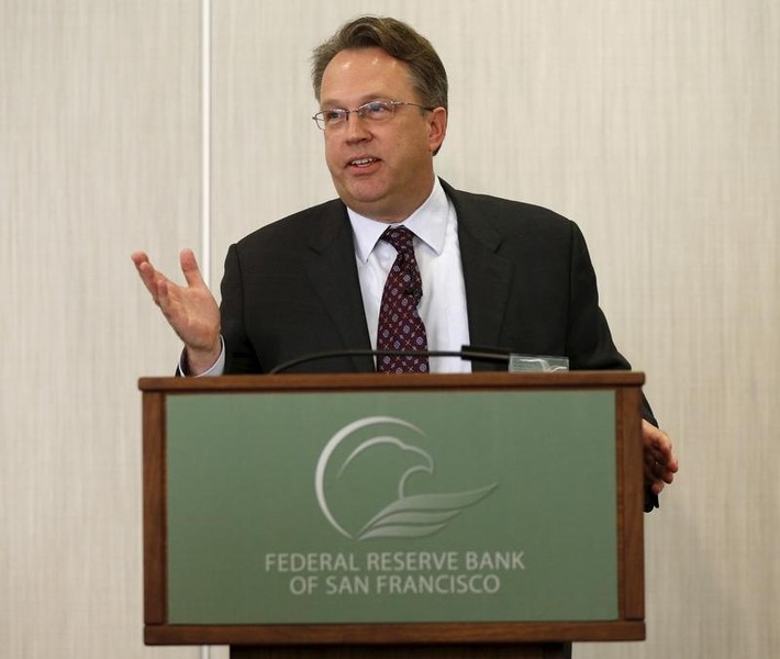 © Reuters. John Williams, president of the Federal Reserve Bank of San Francisco, speaks in San Francisco, California 