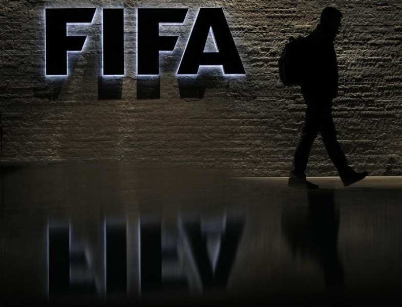 © Reuters. Visa amenaza con no patrocinar más a la FIFA y crece agitación en patrocinadores