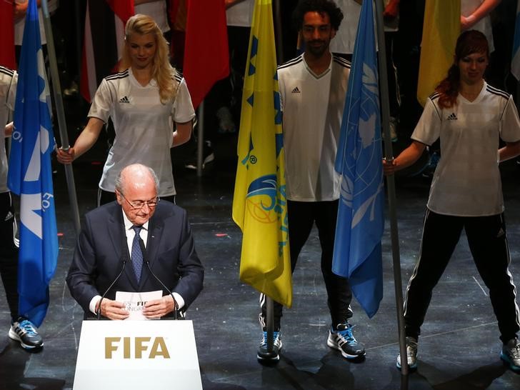 © Reuters. El escándalo en la FIFA ha provocado vergüenza y humillación, dice Blatter