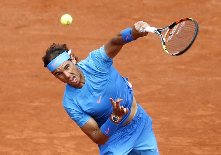 © Reuters. Rafael Nadal em jogo contra Almagro em Roland Garros 