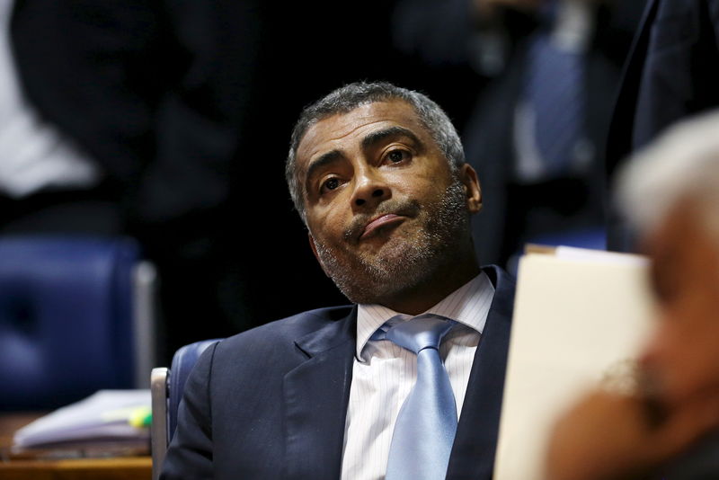 © Reuters. Ex-atacante da seleção brasileira Romário durante sessão do Senado, em Brasília