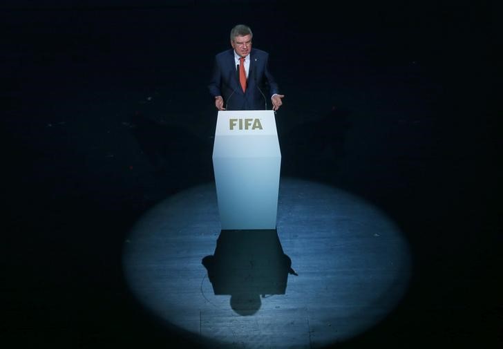 © Reuters. Presidente do Comitê Olímpico Internacional (COI), Thomas Bach, durante conferência da Fifa