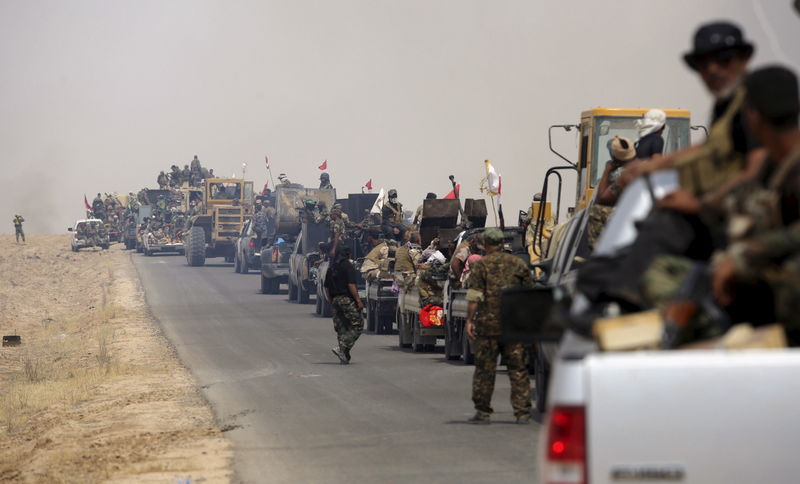 © Reuters. تنظيم الدولة الإسلامية يستقر في الرمادي لكن الهدوء لن يستمر على الارجح