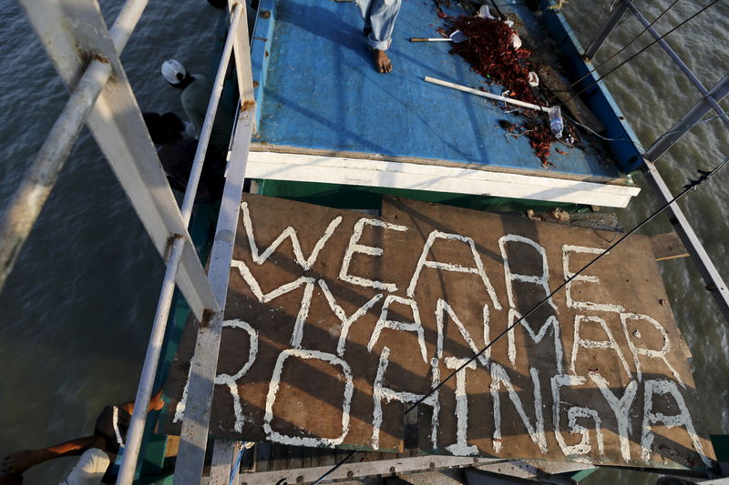 © Reuters. Myanmar encuentra un barco con 727 inmigrantes