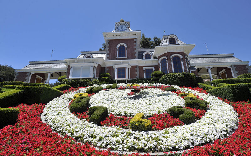 © Reuters. El rancho de Michael Jackson, "Neverland", a la venta por 100 millones de dólares