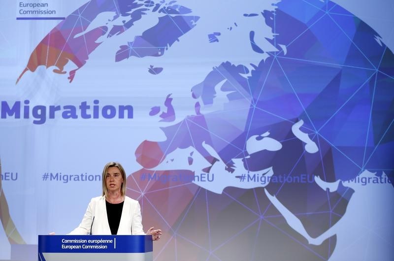 © Reuters. Francia y Alemania plantean dudas sobre el plan de redistribución de inmigrantes  