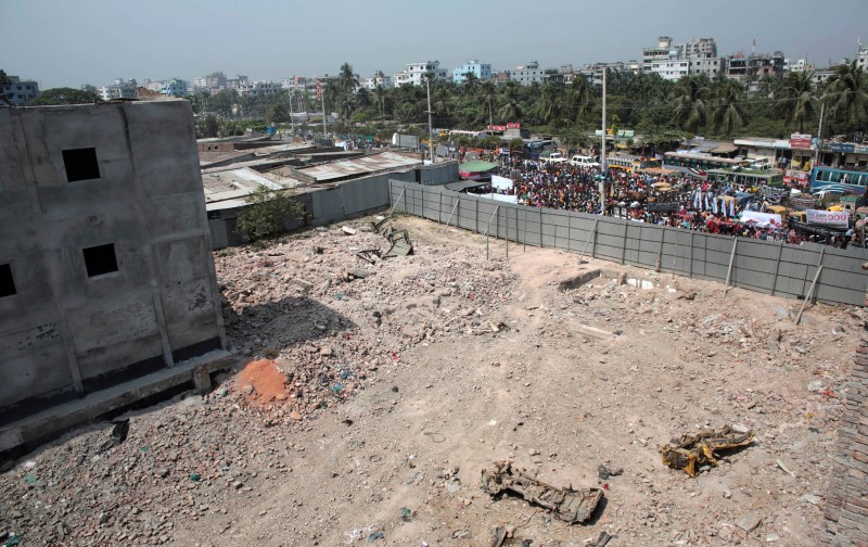 © Reuters. El propietario de Rana Plaza en Bangladesh es acusado de homicidio 