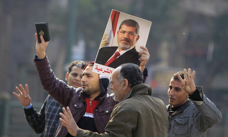 © Reuters. محكمة مصرية تقضي بسجن 29 اعتقلوا خلال احتجاج في عهد مرسي
