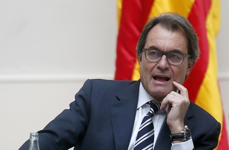 © Reuters. El TC ve inconstitucional el gravamen de depósitos bancarios en Cataluña