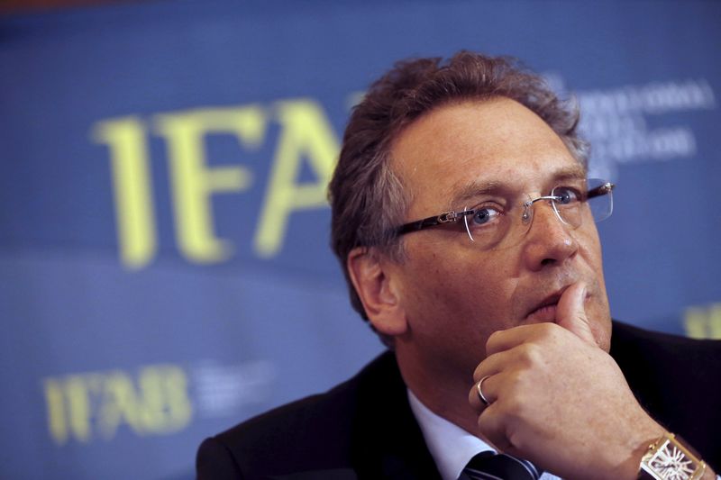 © Reuters. La FIFA dice que Valcke no estuvo implicado en el el pago de 10 millones de dólares