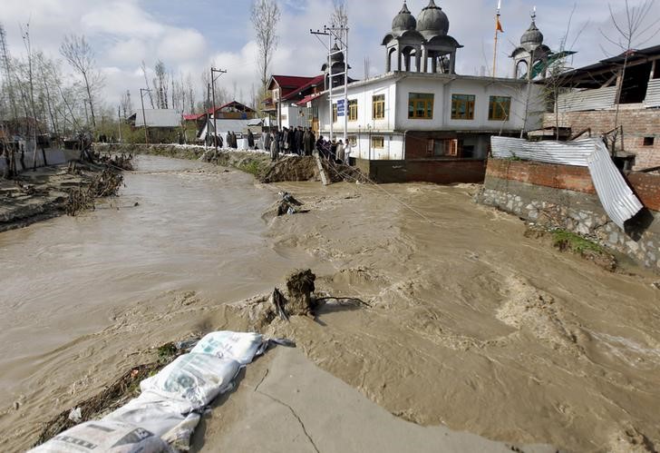 © Reuters. الهند تخفض توقعاتها عن الامطار الموسمية مما يزيد من مخاطر الجفاف