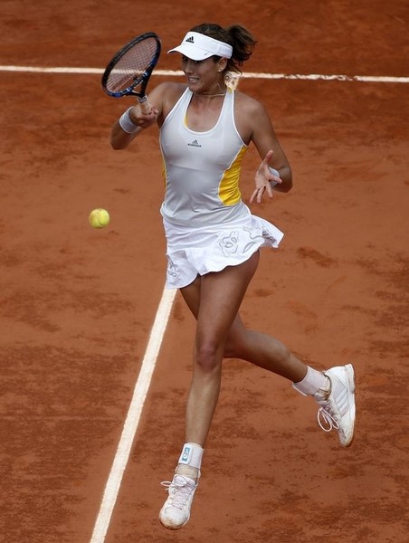 © Reuters. Garbiñe Muguruza cae eliminada en Roland Garros, Safarova avanza a semis