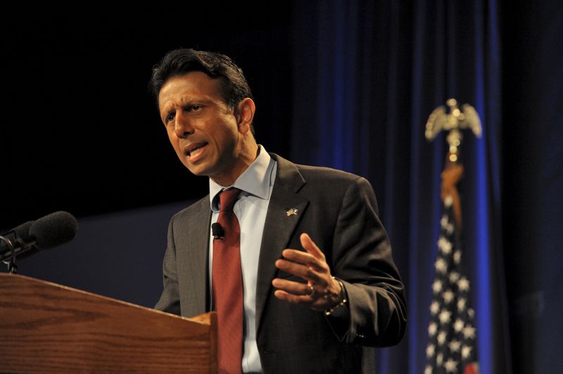 © Reuters. Republican presidential hopeful, Louisiana Gov. Jindal addresses an economic summit in Orlando,