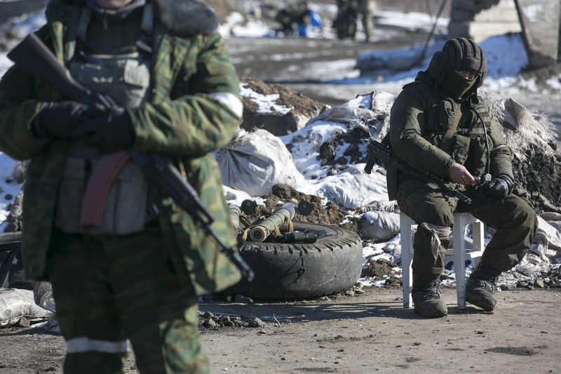 © Reuters. تقرير: الانفصاليون يعلنون مقتل 15 شخصا في اشتباكات بشرق أوكرانيا