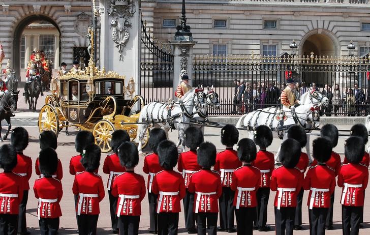 © Reuters. Carruagem da rainha Elizabeth em Londres, em frente ao Palácio de Buckingham, em Londres