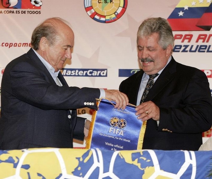 © Reuters. Registran la sede de la federación venezolana tras escándalo de corrupción en FIFA